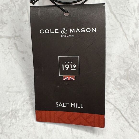 Cole & Mason Hoxton Salt Mill Salt Grinder White Gloss - Picture 7 of 9